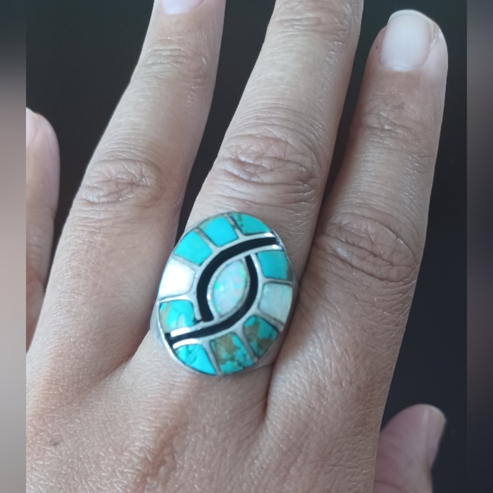 VINTAGE Hand Made:Native American Zuni Hummingbird Turquoise and Moon Stone Ring